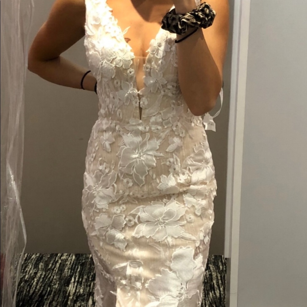 WHITE LACE PROM DRESS